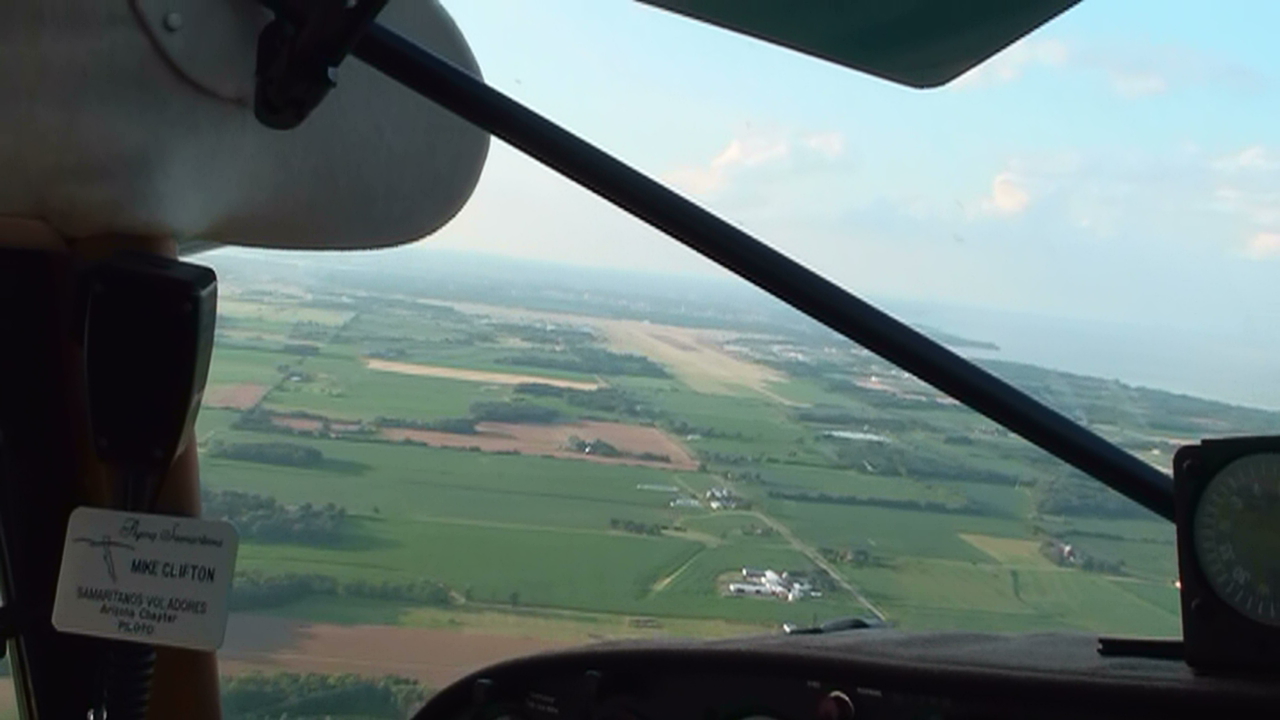 Turning long final for Oshkosh